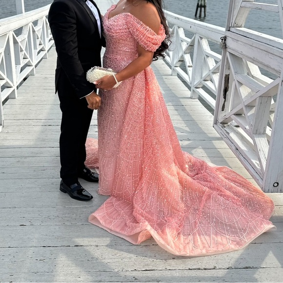 Gala dress customized dress it’s like a pink coral color - Picture 8 of 13